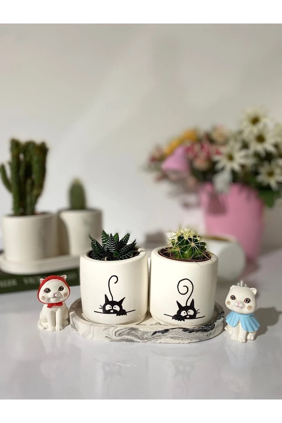 Tabaklı Kuyruklu Kedi Desenli El Çizimi Saksı Seti Hediyelik Kalemlik - 1. görsel