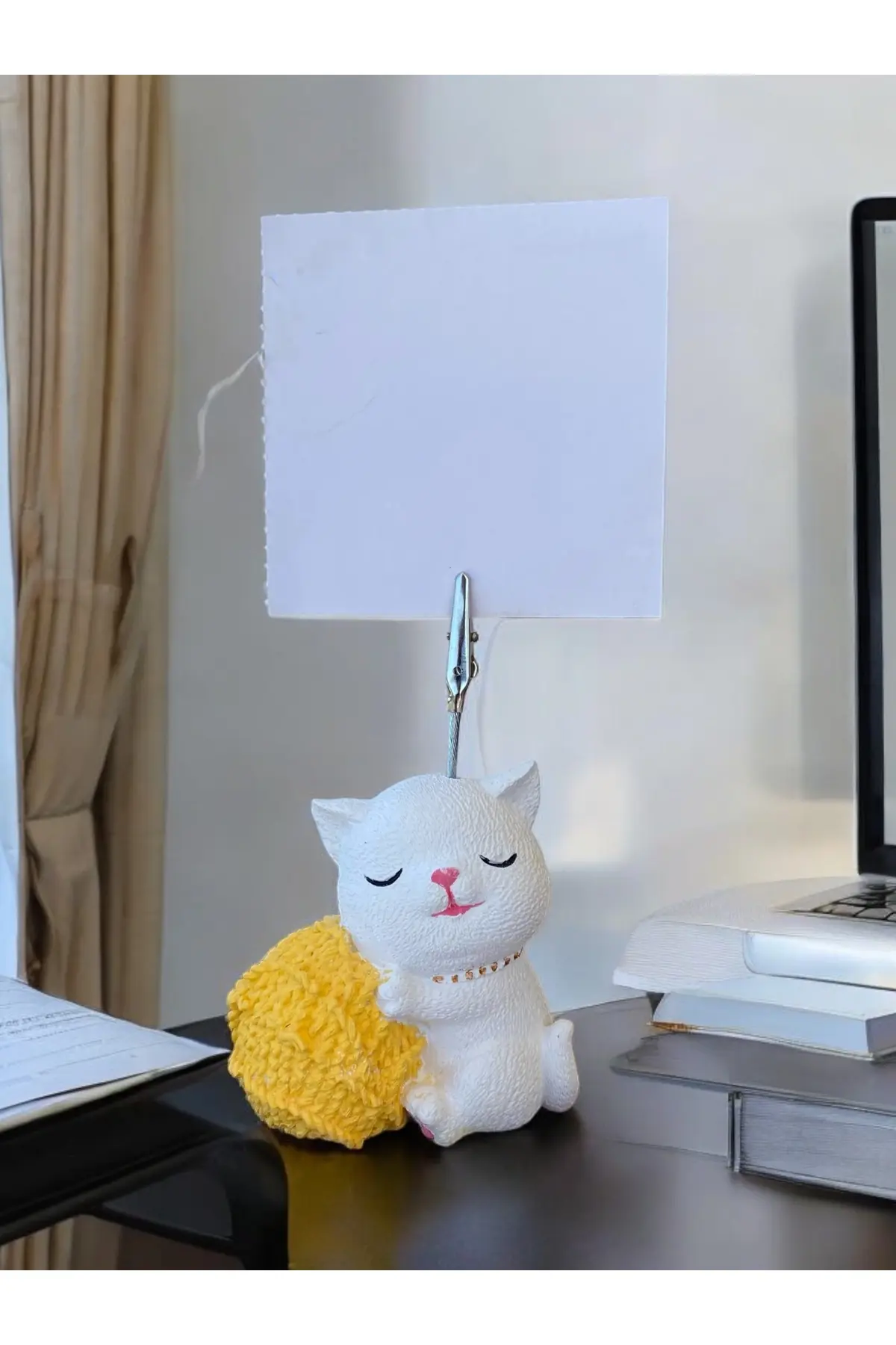Sarı Yumak Tutan Oturan Kawaii Kedi Temalı Not Tutacağı Fotoğraf Tutacak Tutucu Ofis Seti Hediyelik - 1. görsel