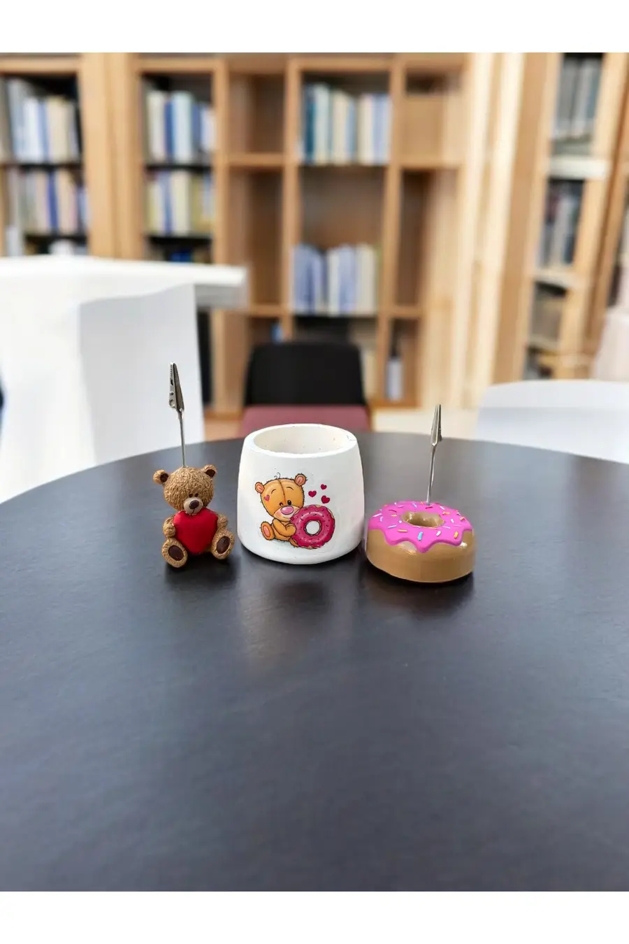 3lü Çok Renkli Donut ve Ayıcık Tutacaklı Kalemlik Fotoğraf Not Tutucu Ofis Masası Tutacak Hediyelik - 1. görsel