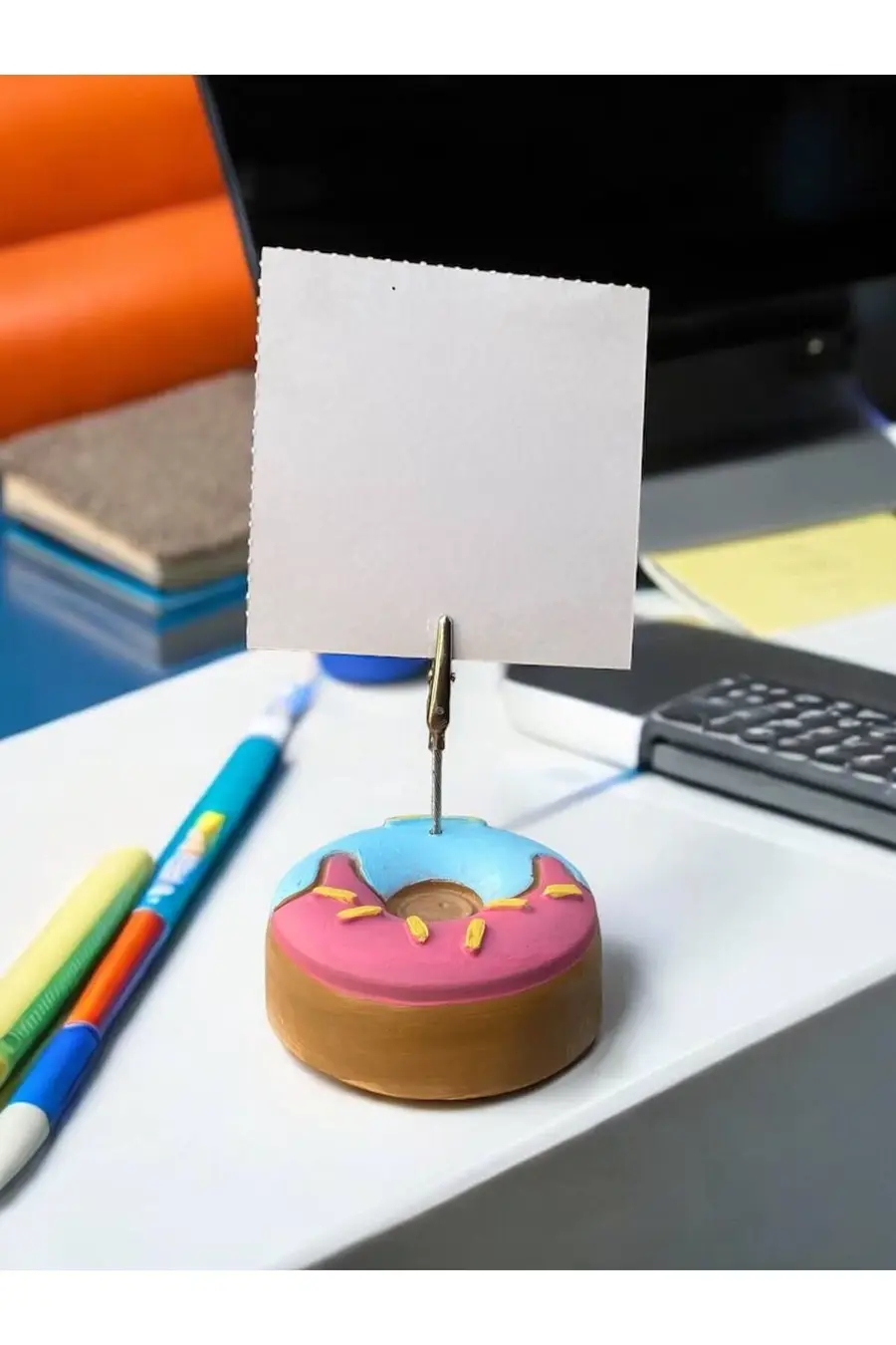 Pembe Mavi Pasta Desenli Donut Model Temalı Fotoğraf Not Tutacak Ofis Masası Not Tutacağı Hediyelik - 1. görsel