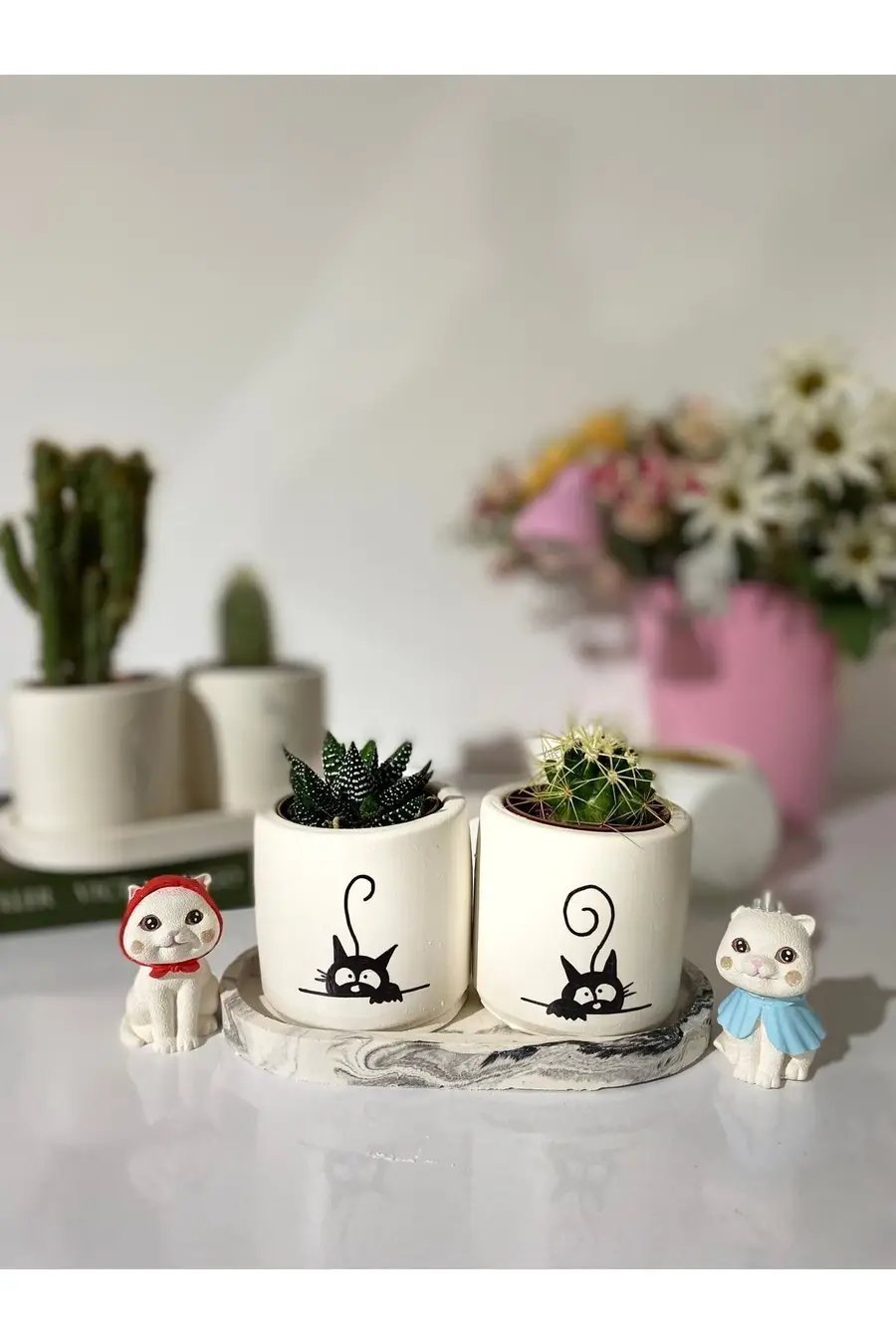 Tabaklı Kuyruklu Kedi Desenli El Çizimi Saksı Seti Hediyelik Kalemlik - 1. görsel