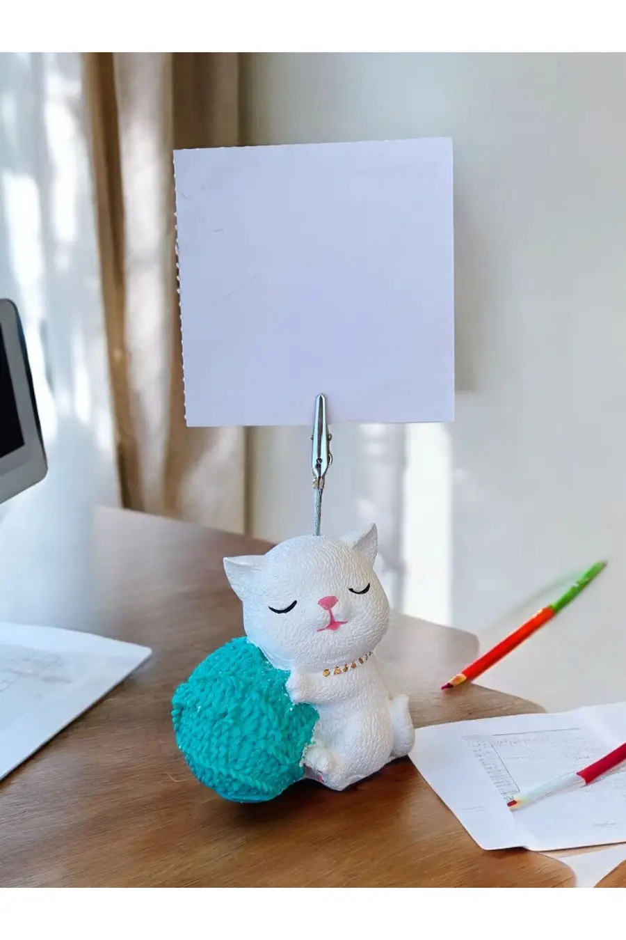 Turkuaz Yumaklı Oturan Kawaii Kedi Temalı Not Tutacağı Fotoğraf Tutacak Tutucu Ofis Hediyelik - 1. görsel