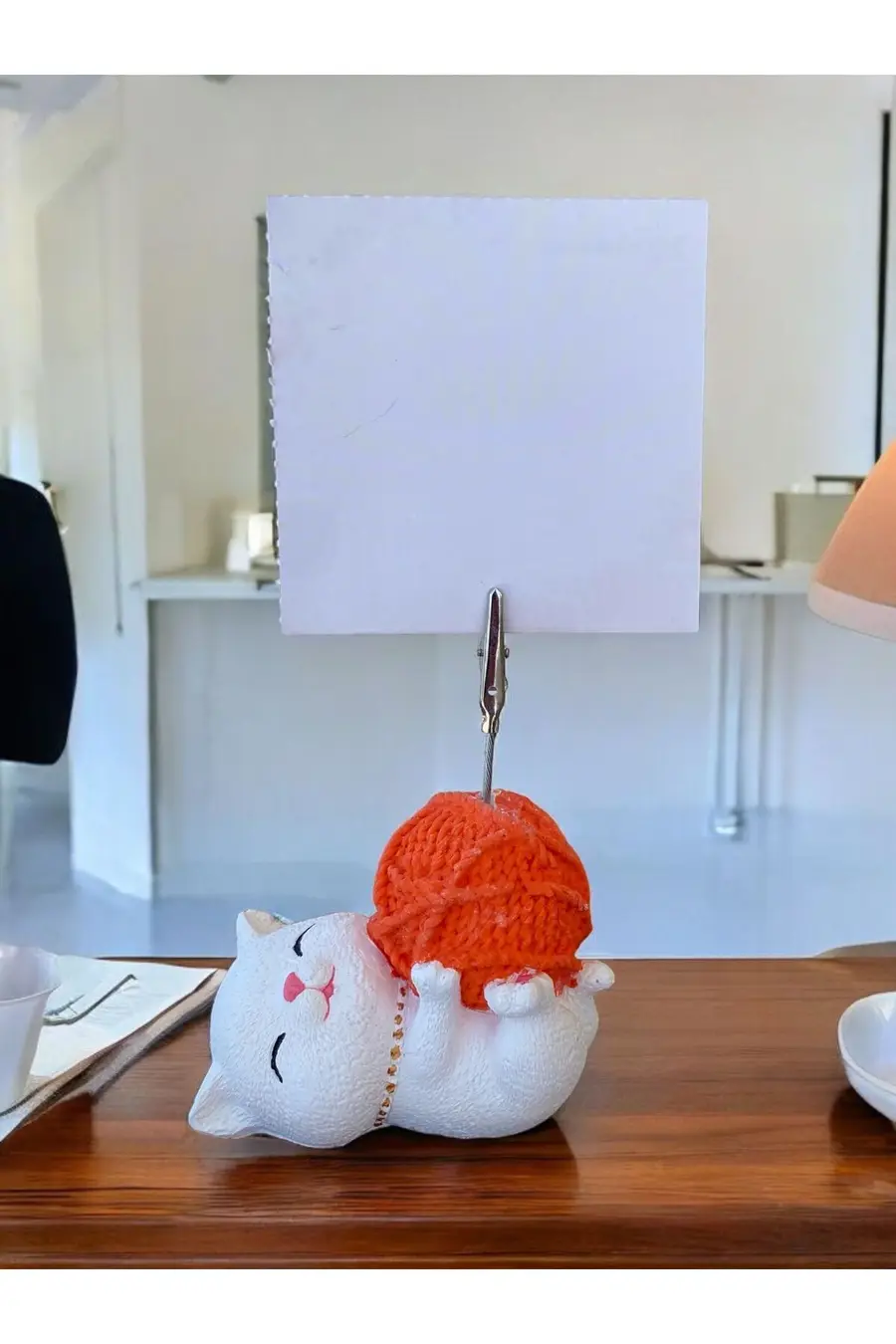 Turuncu Yumaklı Yatan Kawaii Kedi Temalı Not Tutacağı Fotoğraf Tutacak Tutucu Ofis Hediyelik - 1. görsel