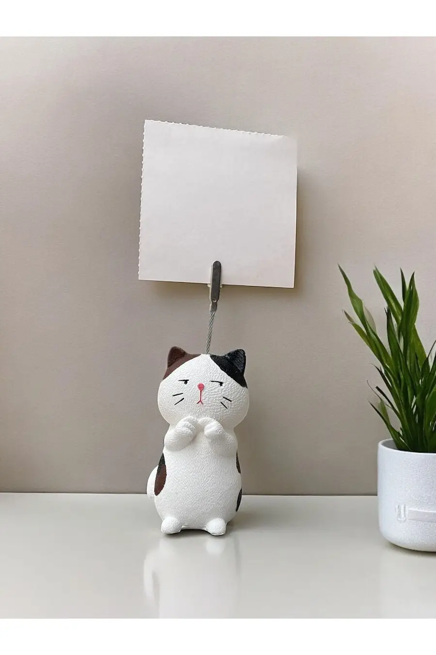 Utangaç Kedi Temalı Fotoğraf Not tutucu - 1. görsel